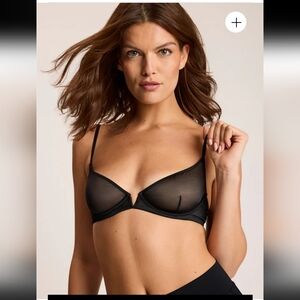COMMANDO INVISIBLE LIFT PLUNGE UNDERWIRE DEMI CUP BRA /LIMITED RELEASE BLACK/